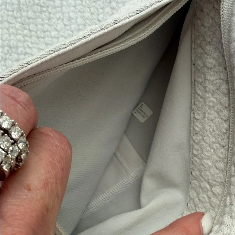 lululemon athletica Men's Hoodie - Picture 3 of 5